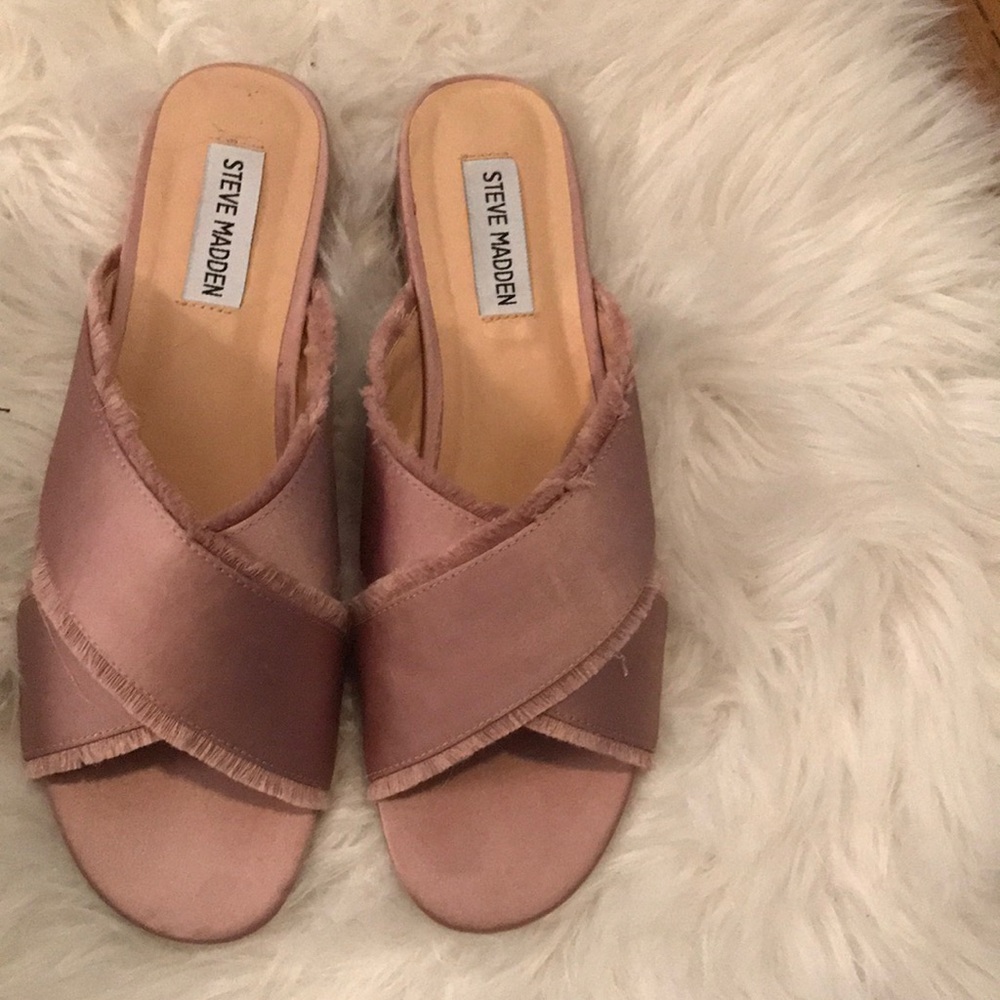 NEVER WORN! Steven Madden pink slides